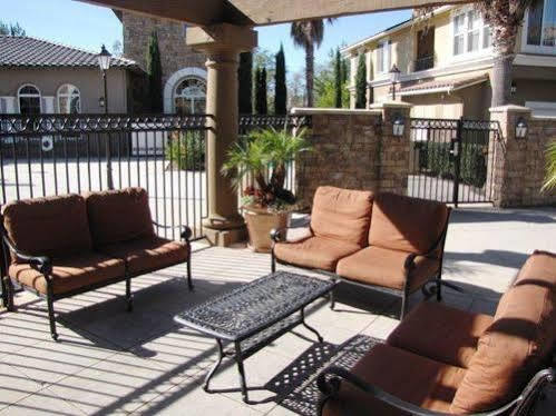 Sonoran Suites Of San Diego Vista Exterior photo